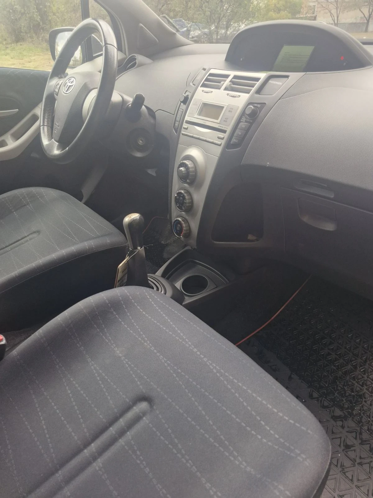 Toyota Yaris  - изображение 10