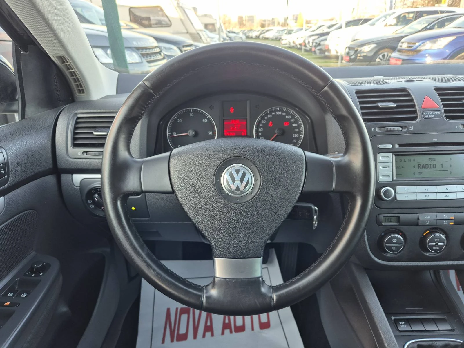 VW Golf 1.9TDI-105кс-2008г - изображение 8