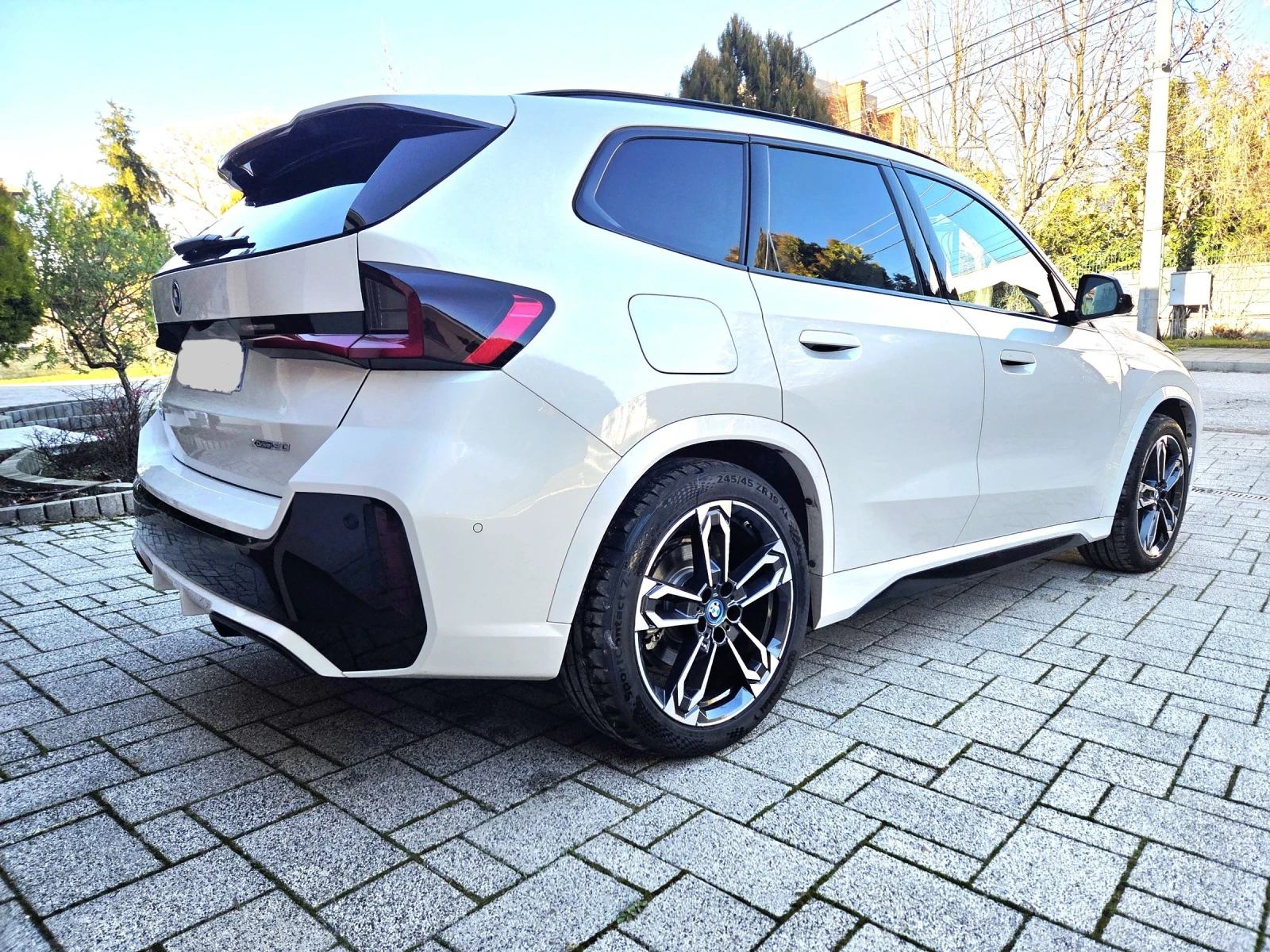 BMW iX1 M* xDrive30* Laser* HeadUp* Memory* Panorama*  - изображение 5