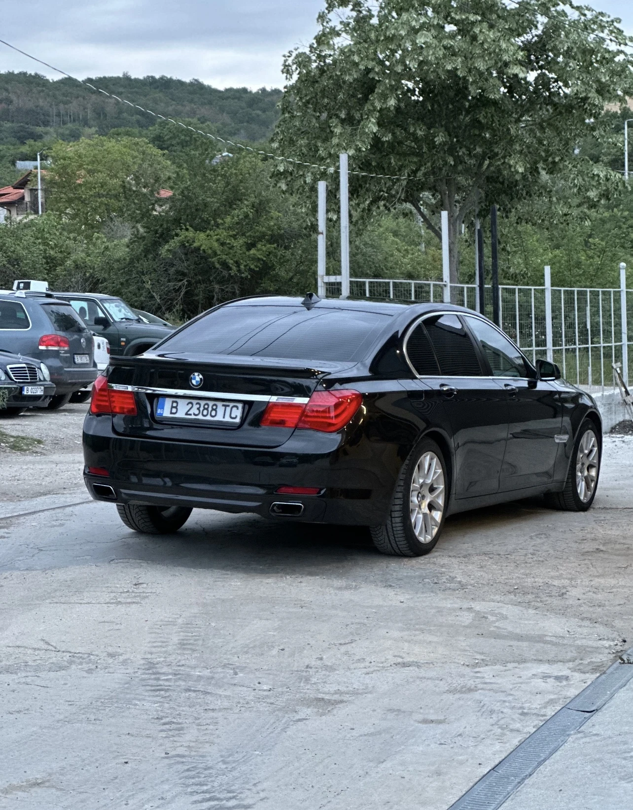 BMW 750  - изображение 3