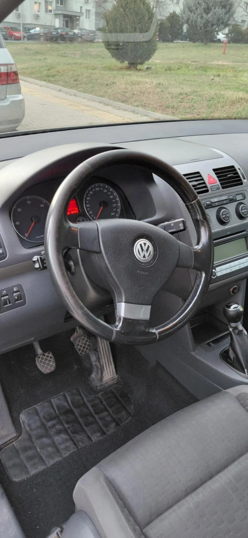 VW Touran  - изображение 2