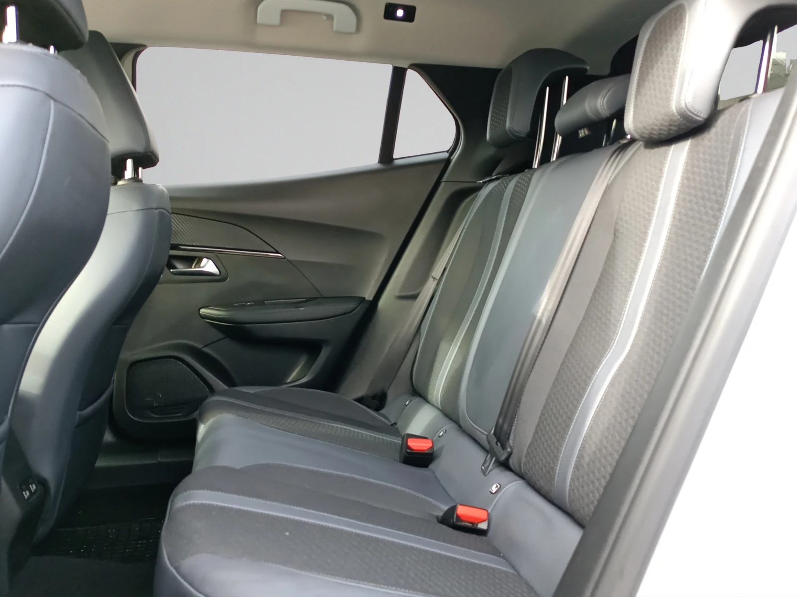 Peugeot 2008 NEW SUV ALLURE 1, 5 BlueHDi 102 BVM6 EURO6 | Mobile.bg � ����������� 13