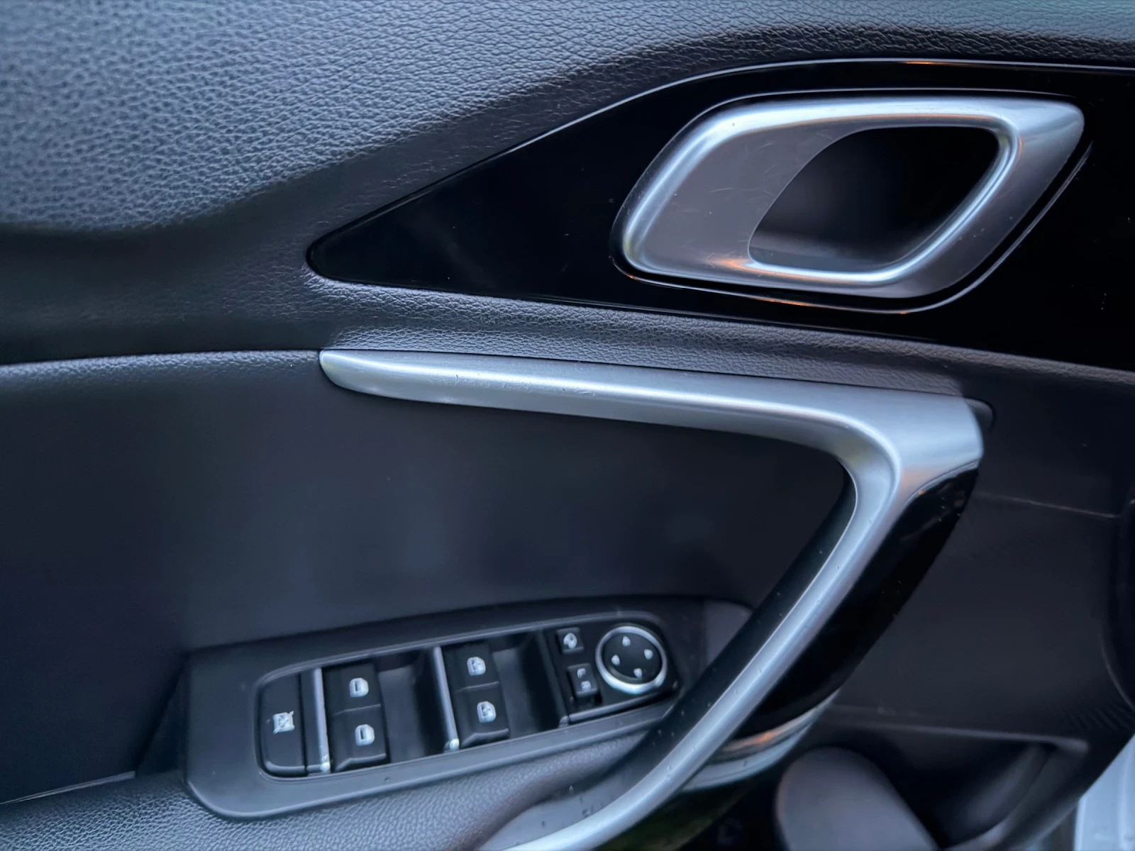 Kia Ceed Plug-in Hybrid - изображение 9