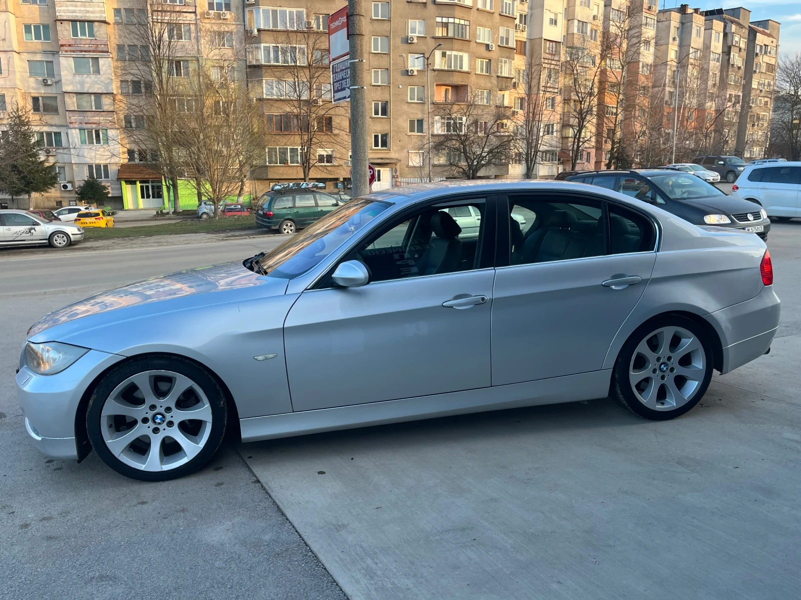 BMW 330 3.0D на задно - изображение 8