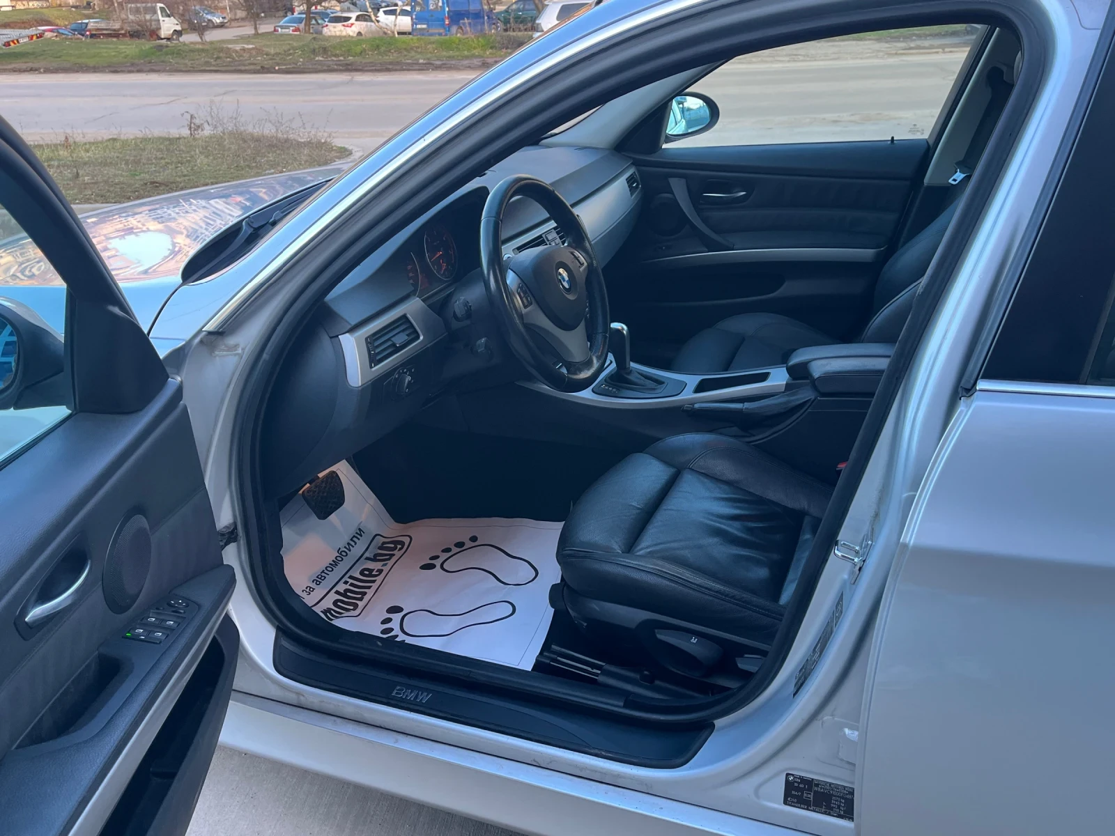 BMW 330 3.0D на задно - изображение 9