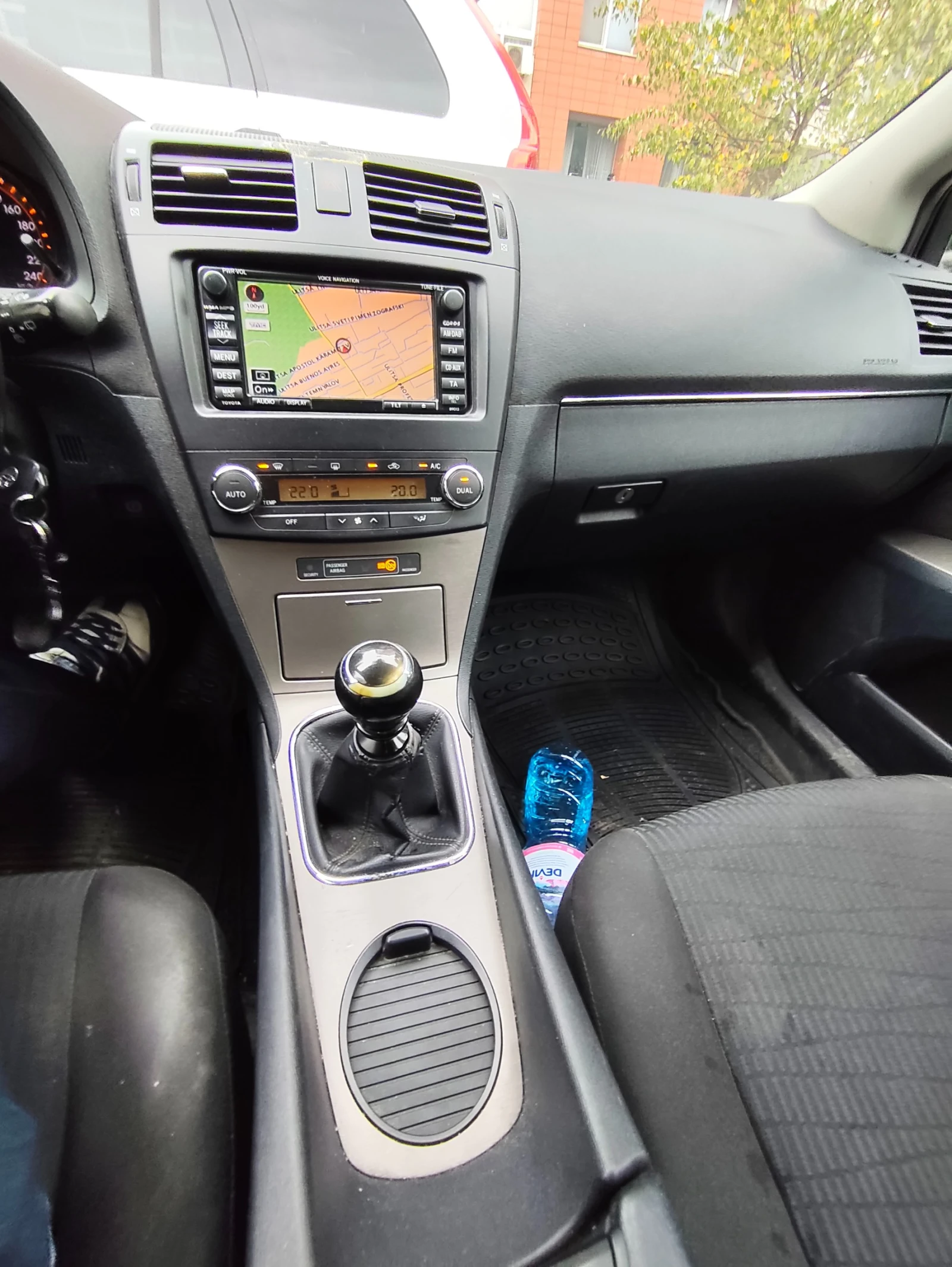 Toyota Avensis, снимка 10 - Автомобили и джипове - 53737405