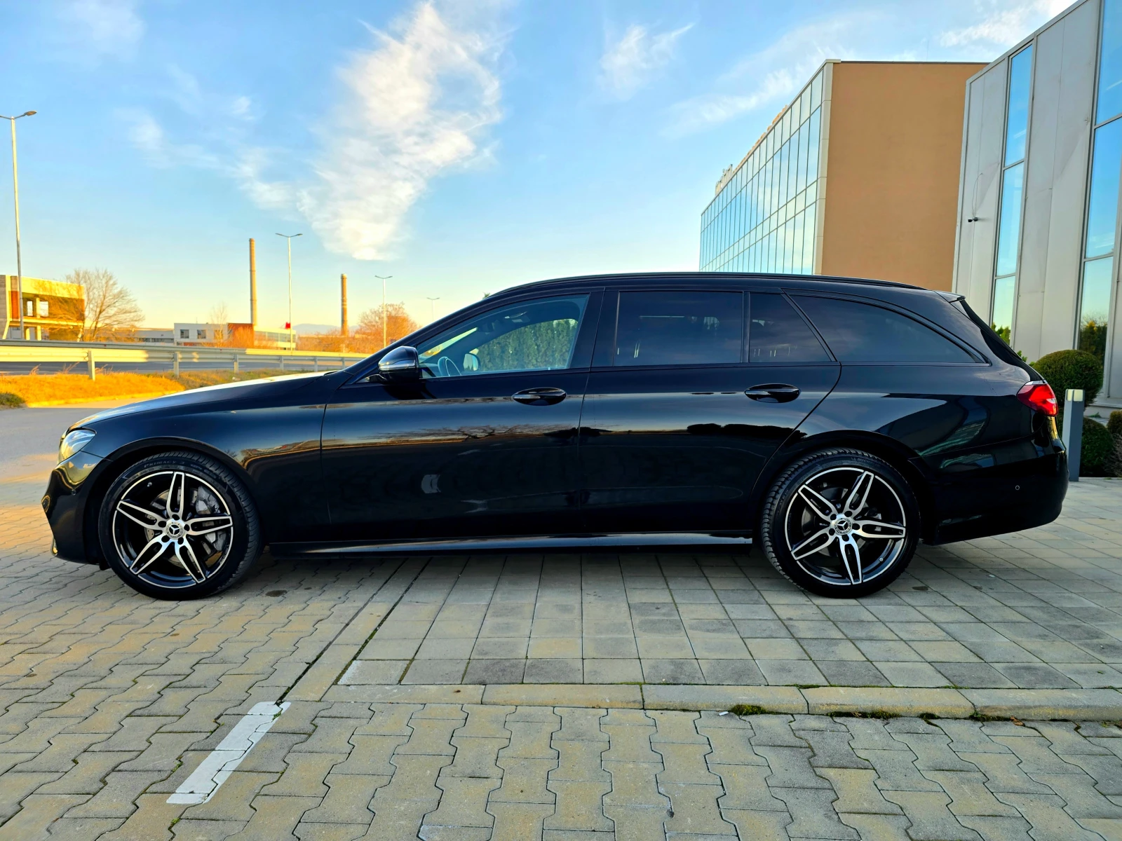 Mercedes-Benz E 350 AMG 4MATIC* 360* MULTIBEAM* HEAD-UP* BURMASTER - изображение 8