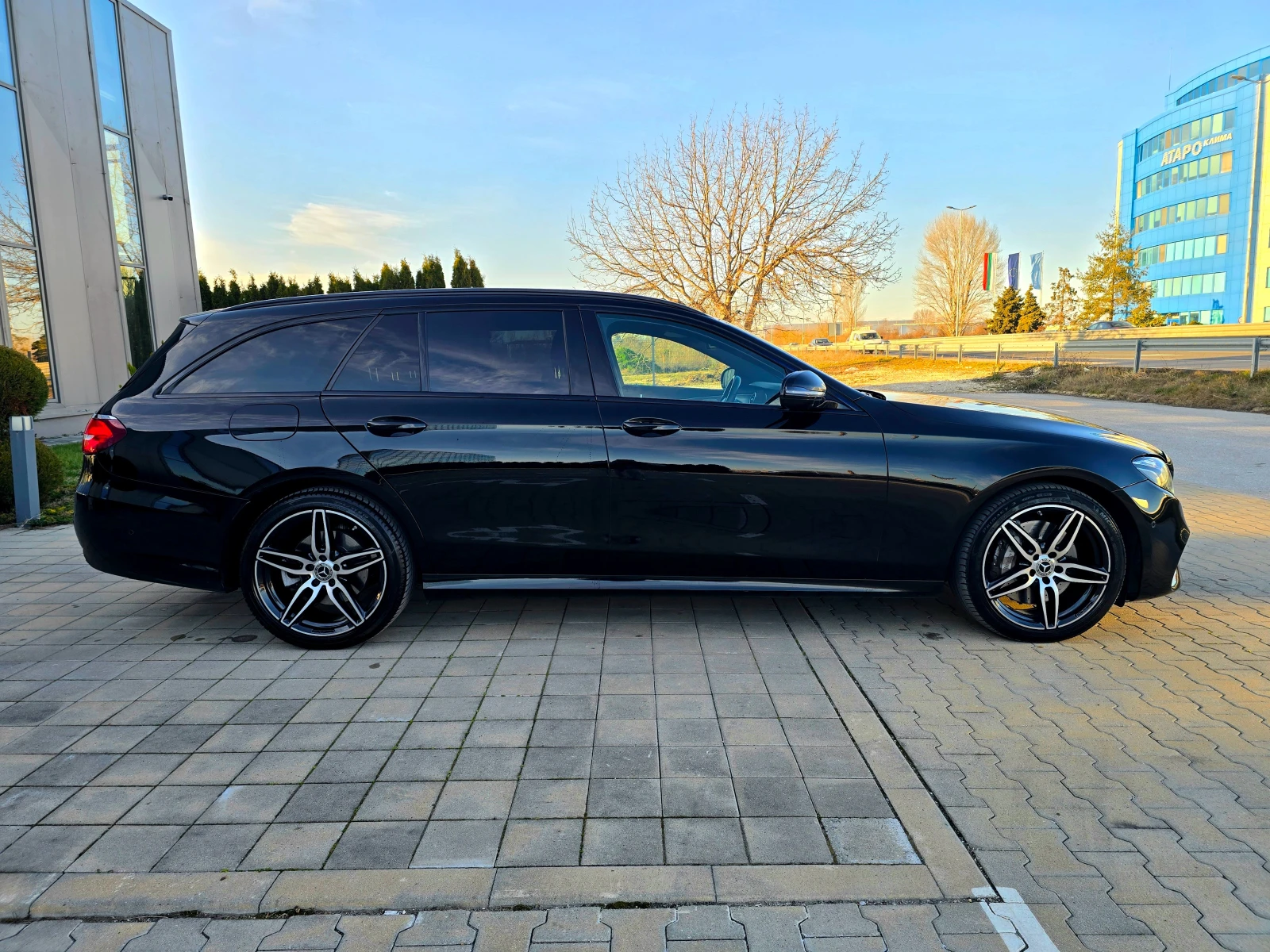 Mercedes-Benz E 350 AMG 4MATIC* 360* MULTIBEAM* HEAD-UP* BURMASTER - изображение 4