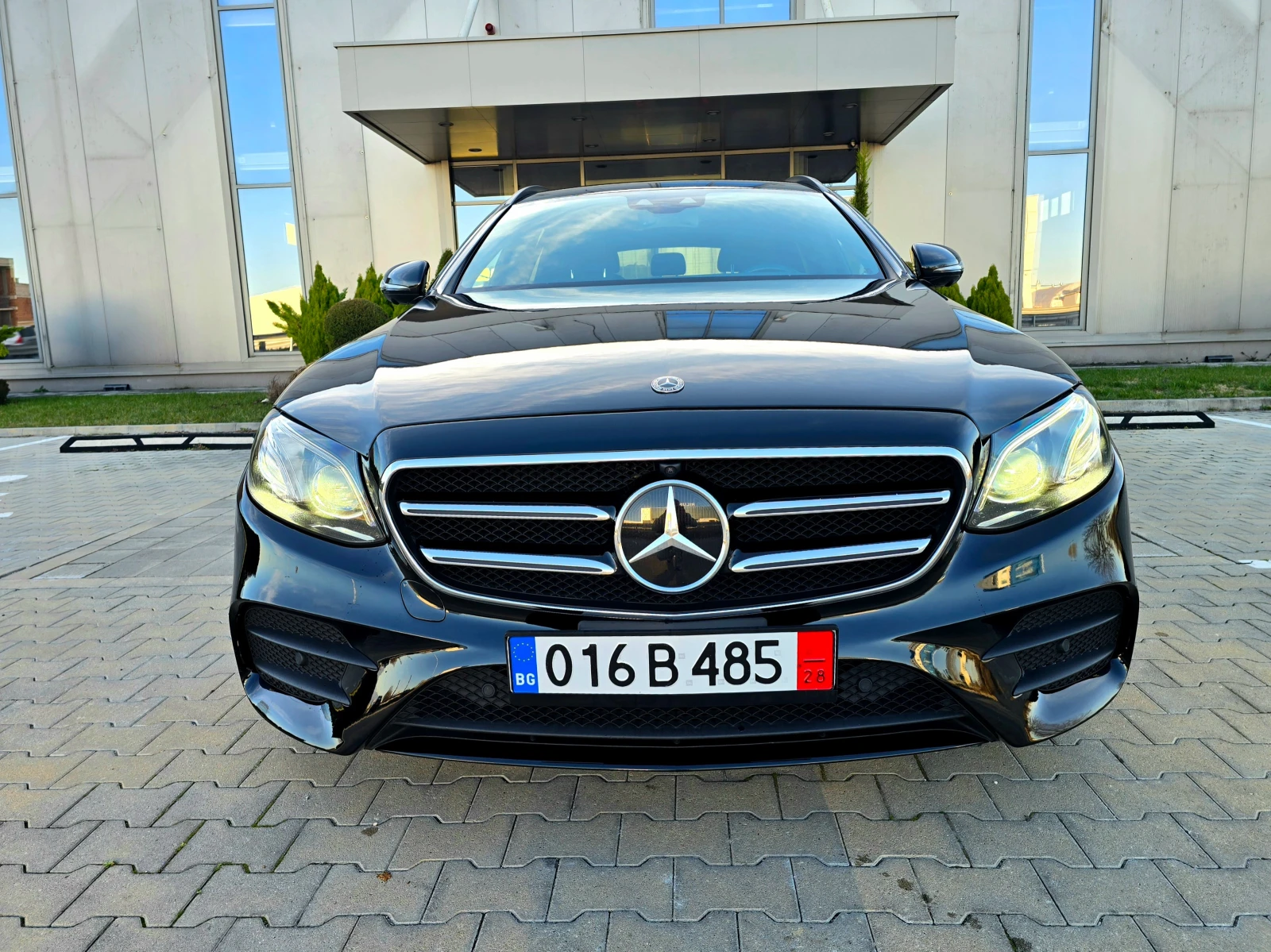 Mercedes-Benz E 350 AMG 4MATIC* 360* MULTIBEAM* HEAD-UP* BURMASTER - изображение 2