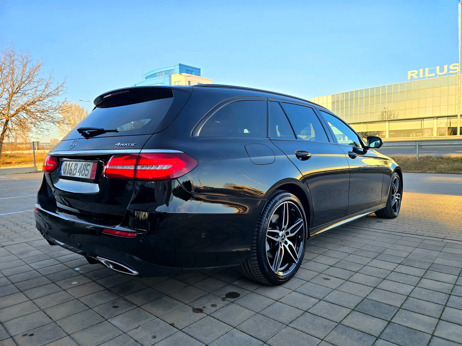 Mercedes-Benz E 350 AMG 4MATIC* 360* MULTIBEAM* HEAD-UP* BURMASTER - изображение 5