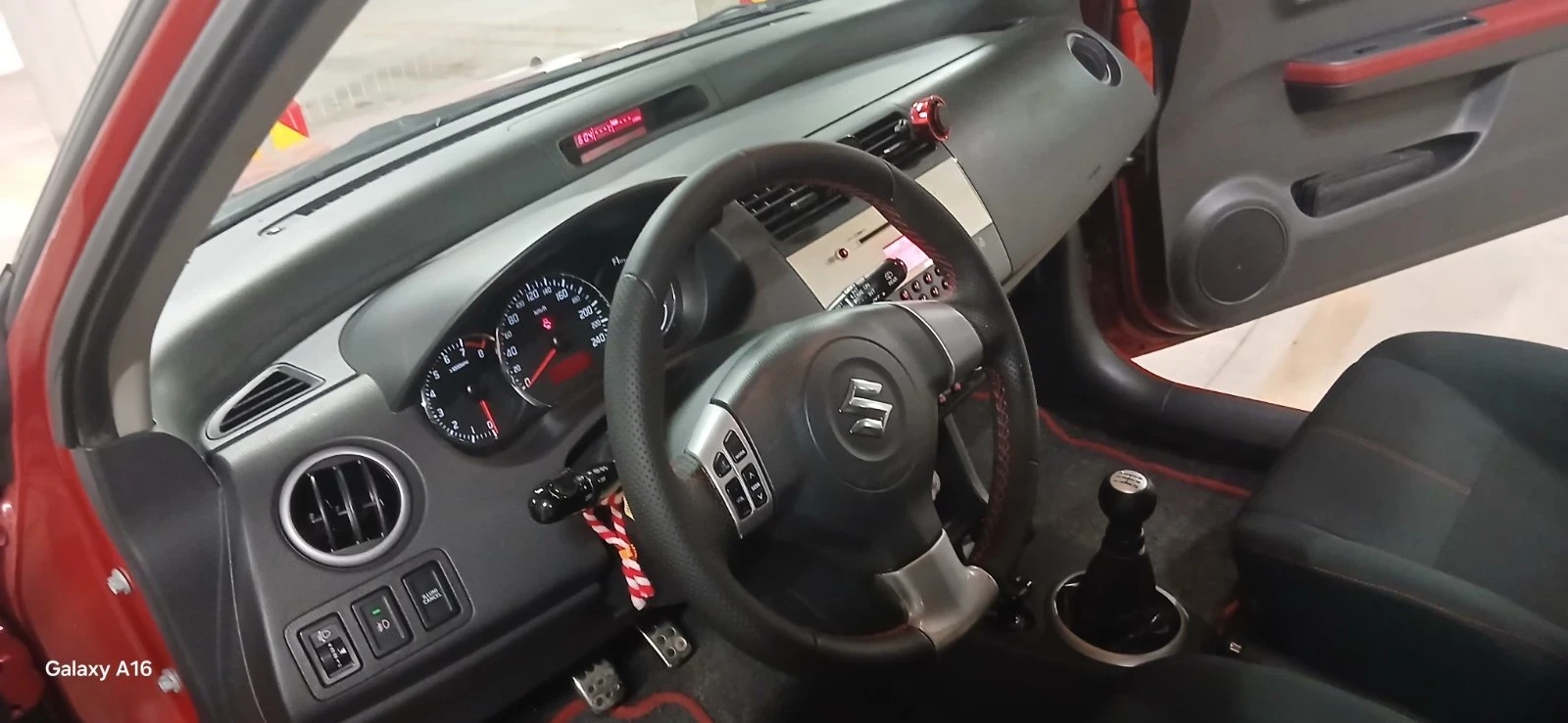 Suzuki Swift, снимка 4 - Автомобили и джипове - 53989557