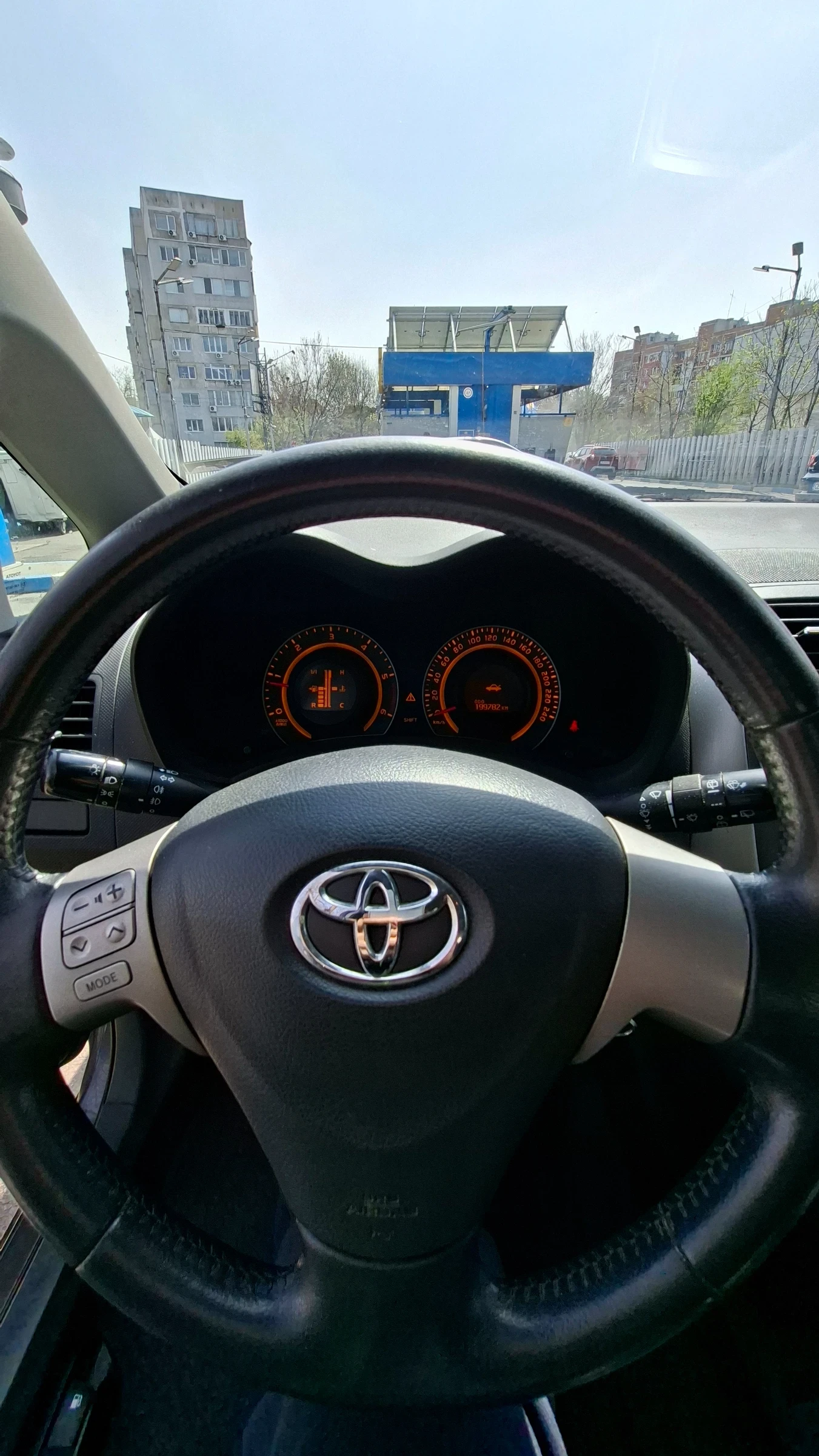 Toyota Auris, снимка 8 - Автомобили и джипове - 54180019