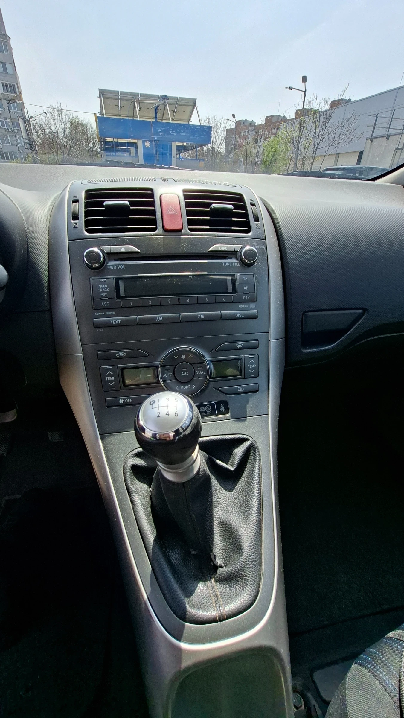 Toyota Auris, снимка 6 - Автомобили и джипове - 54180019