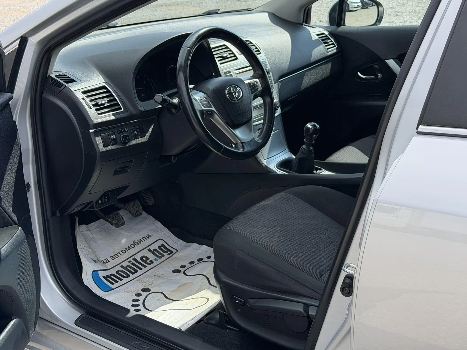 Toyota Avensis 2.0 D4D , снимка 12 - Автомобили и джипове - 54646937