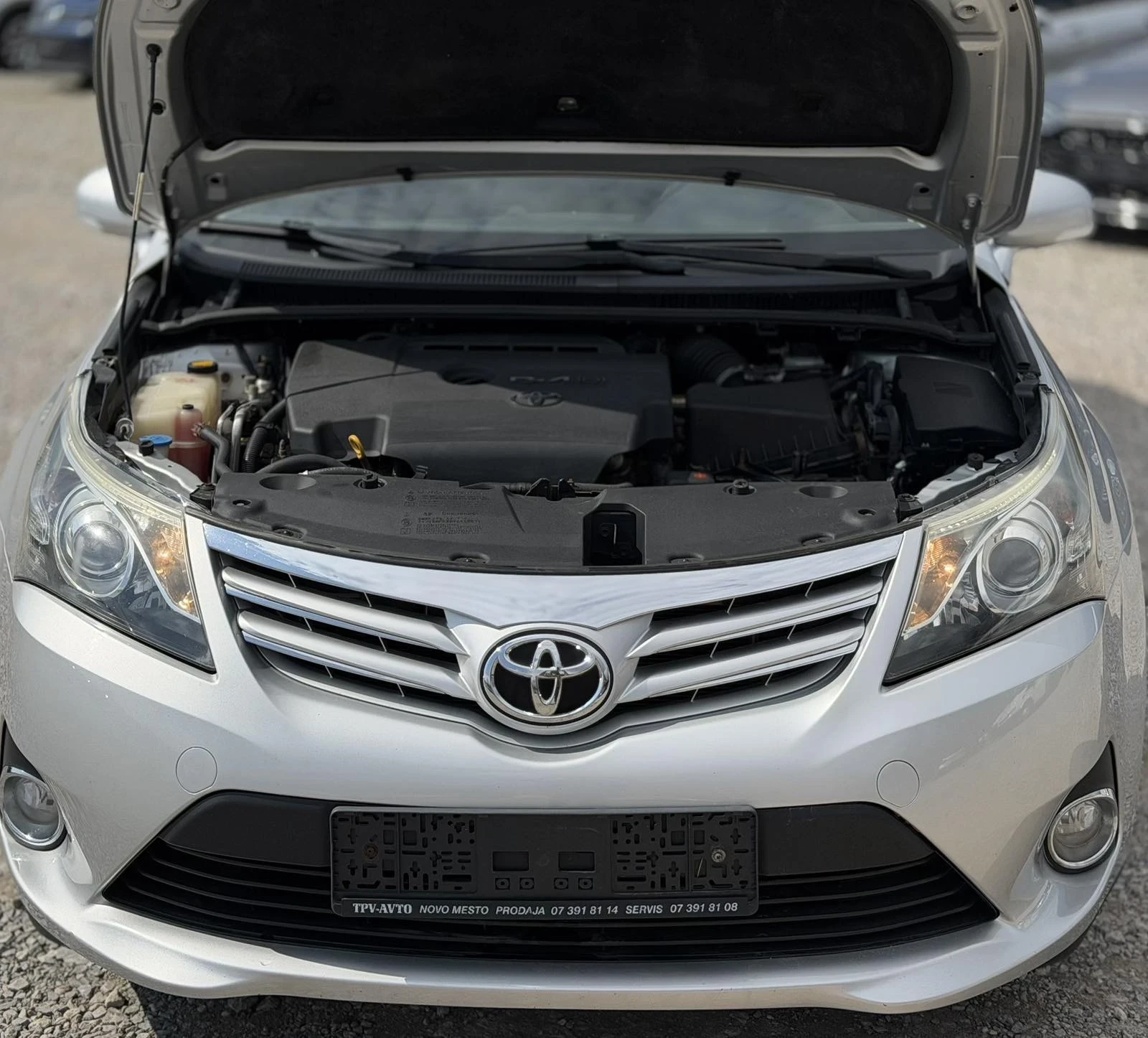 Toyota Avensis 2.0 D4D , снимка 7 - Автомобили и джипове - 54646937