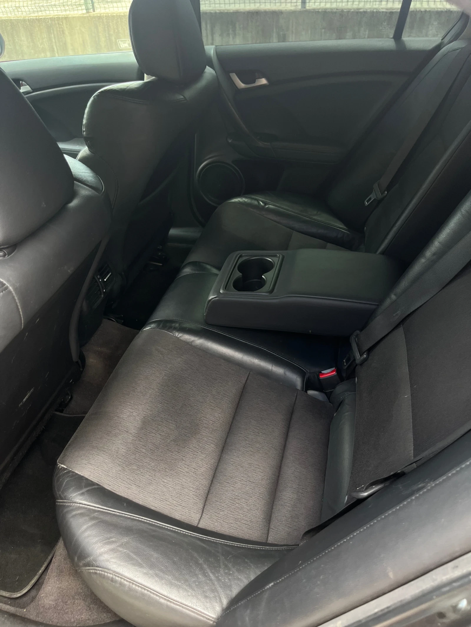 Honda Accord 2.0 I-vtec, снимка 13 - Автомобили и джипове - 55156078