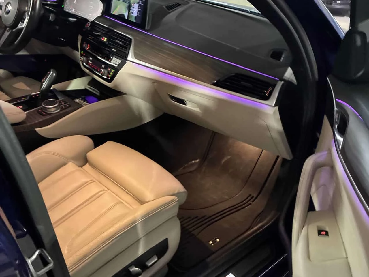 BMW 530 * 530i xDrive * АВТОКРЕДИТ БЕЗ ПЪРВОНАЧАЛНА ВНОСКА, снимка 15 - Автомобили и джипове - 55774690