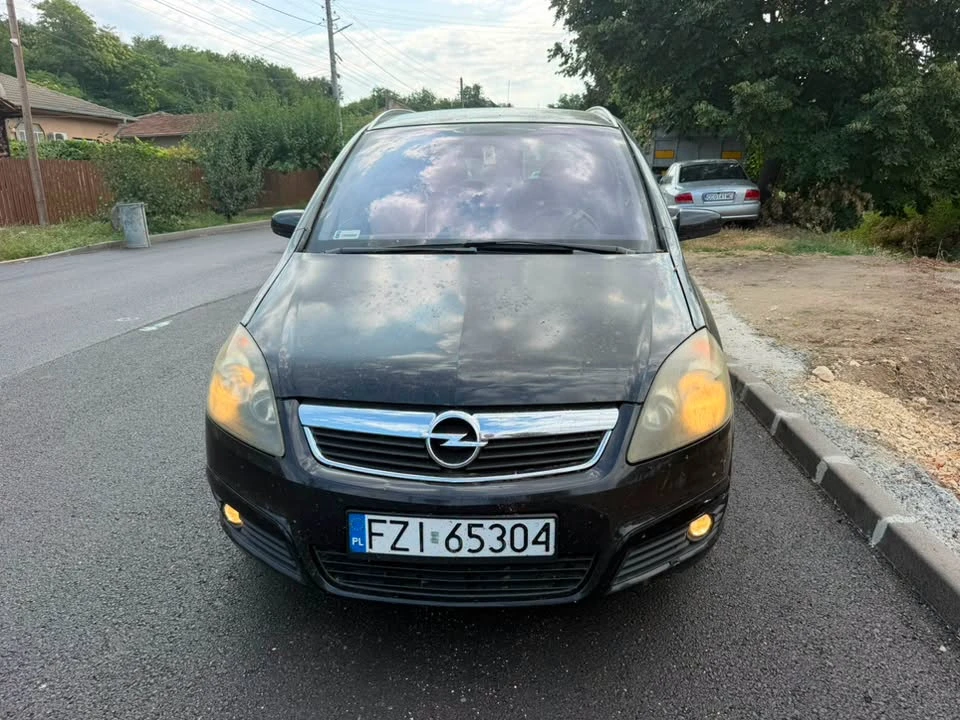 Opel Zafira 1.9cdti 120ks 7места, снимка 12 - Автомобили и джипове - 55929729