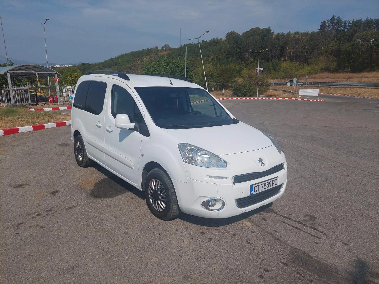 Peugeot Partner 1.6 GAZ, снимка 5 - Автомобили и джипове - 56071742