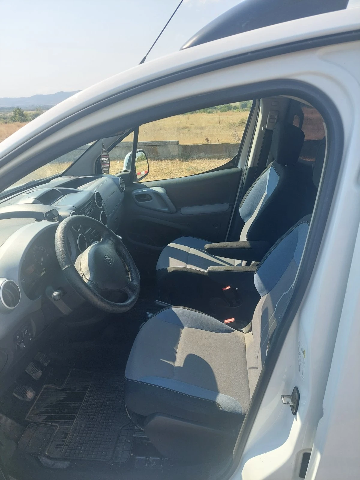 Peugeot Partner 1.6 GAZ, снимка 6 - Автомобили и джипове - 56071742