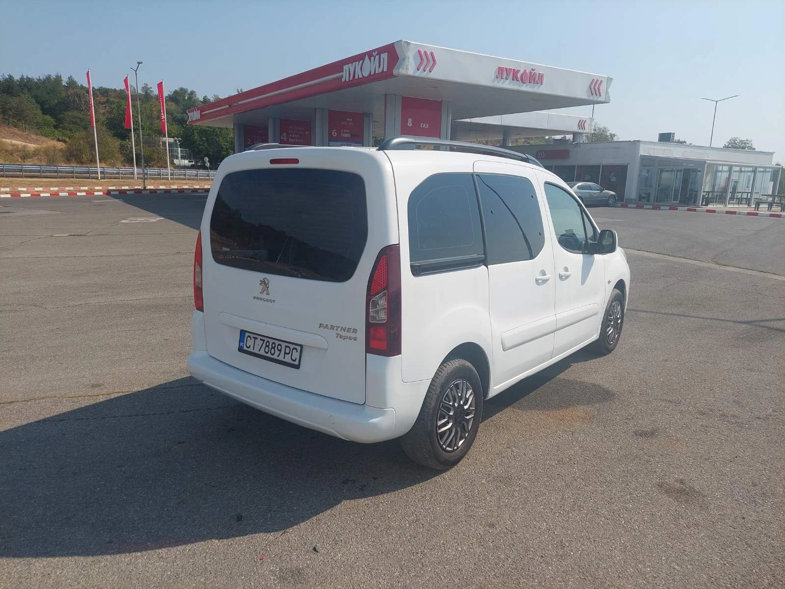 Peugeot Partner 1.6 GAZ, снимка 4 - Автомобили и джипове - 56071742