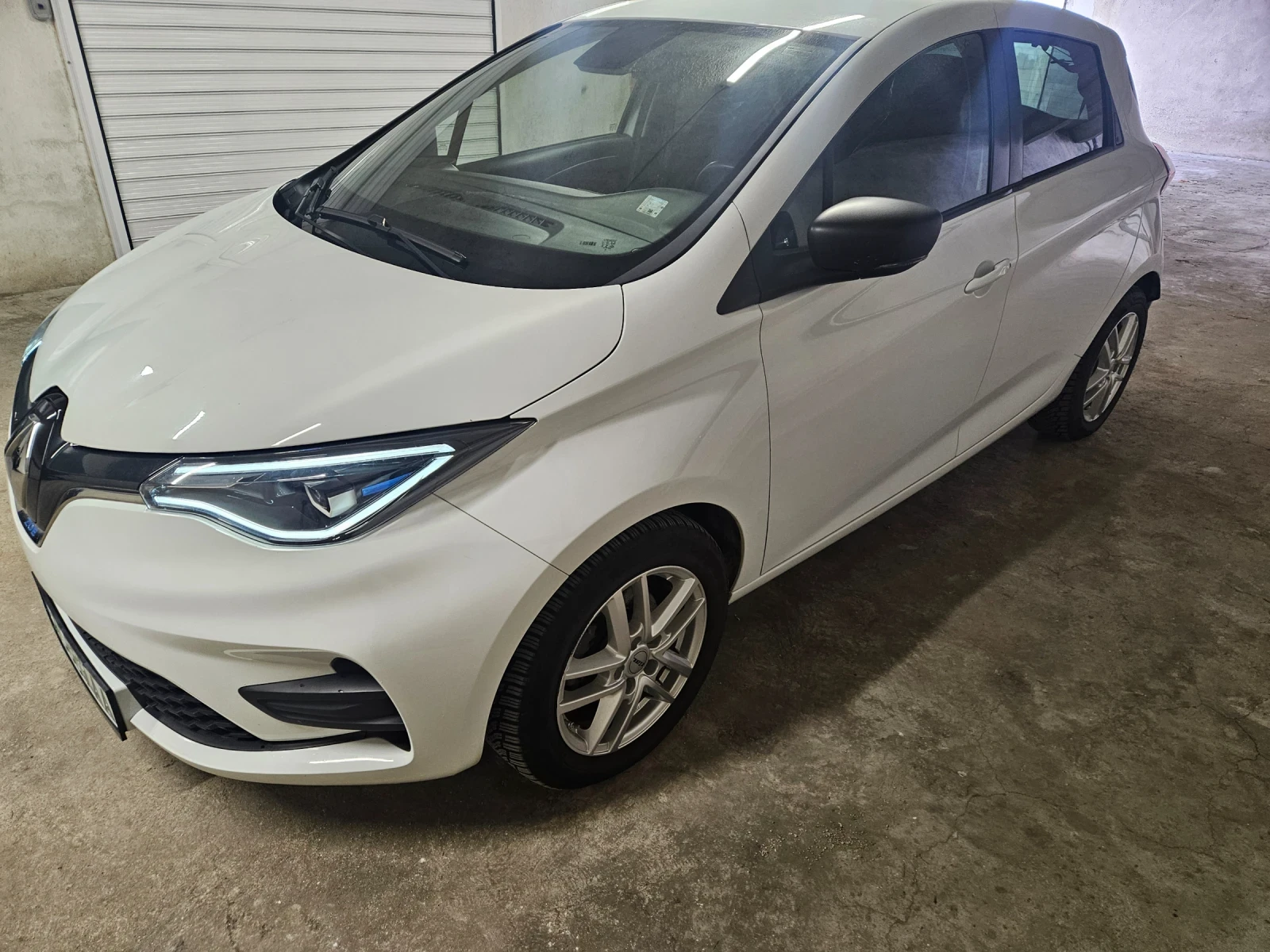 Renault Zoe, снимка 2 - Автомобили и джипове - 56071733