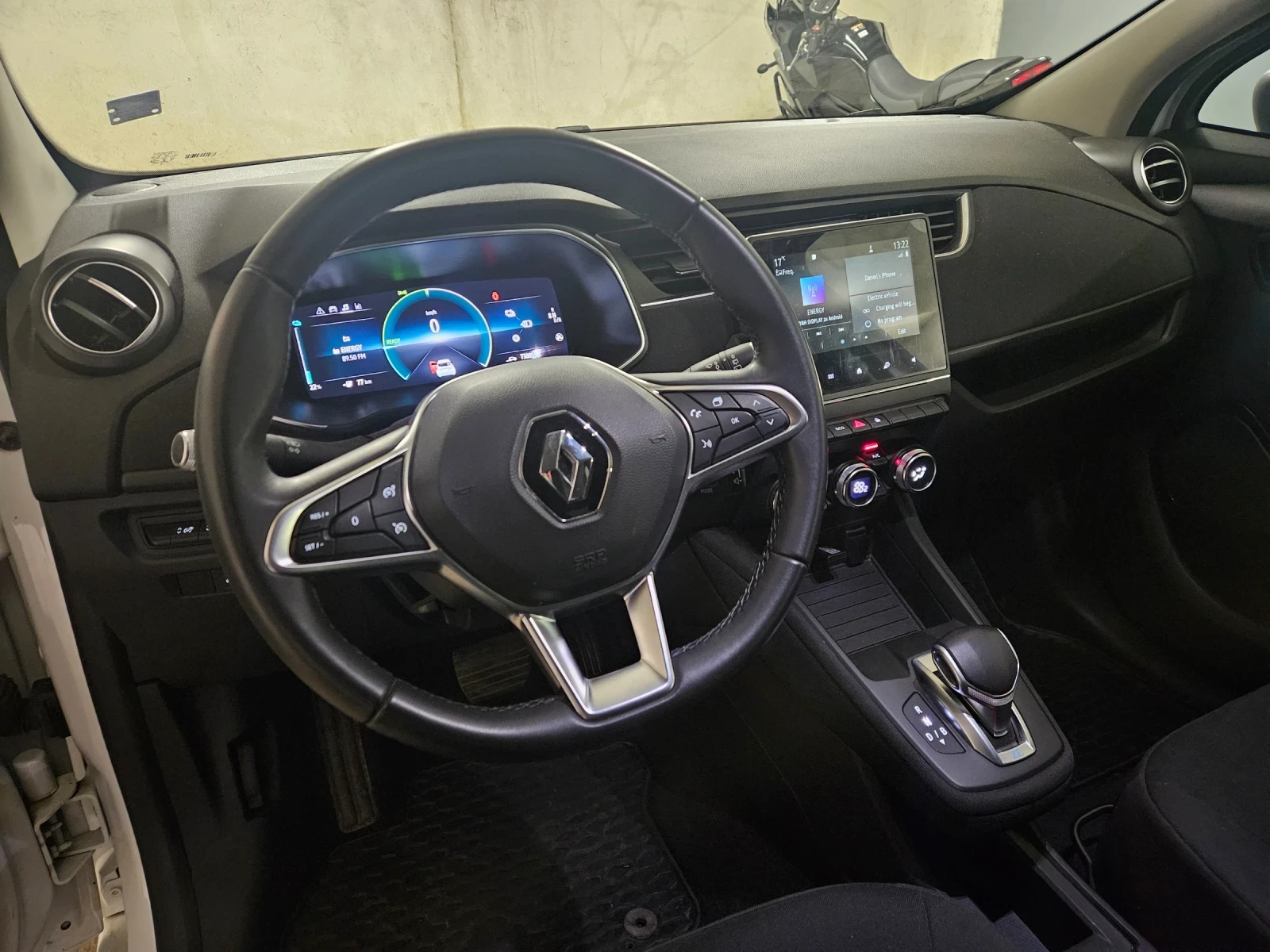 Renault Zoe, снимка 5 - Автомобили и джипове - 56071733