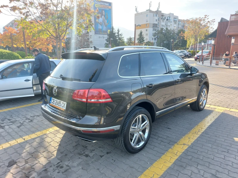 VW Touareg, снимка 4 - Автомобили и джипове - 47777722