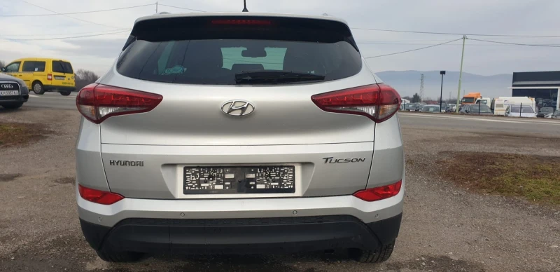 Hyundai Tucson 1.7d, снимка 5 - Автомобили и джипове - 48419321