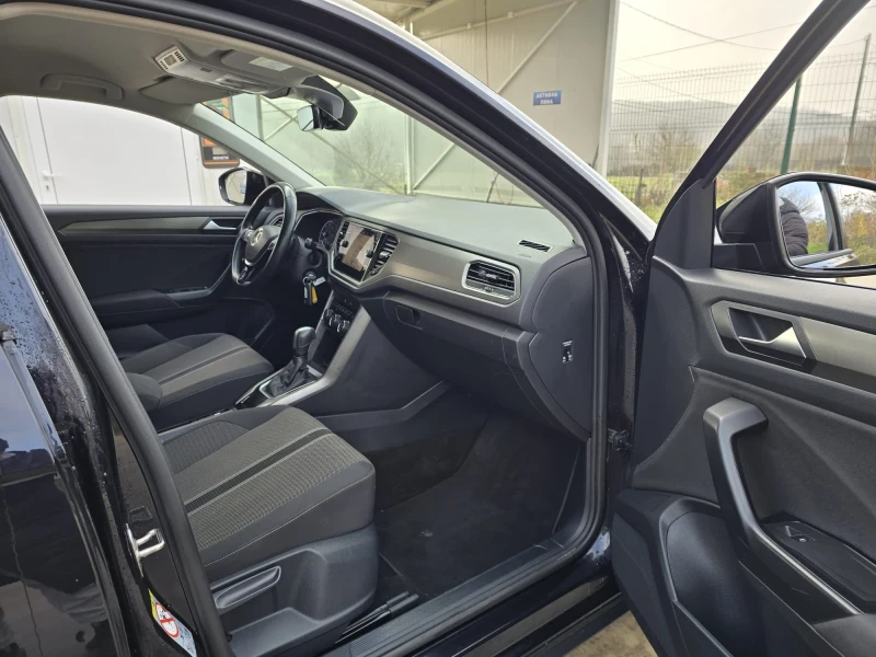 VW T-Roc 2.0TDI - 150к.с. - 138 000КМ!, снимка 11 - Автомобили и джипове - 52664260