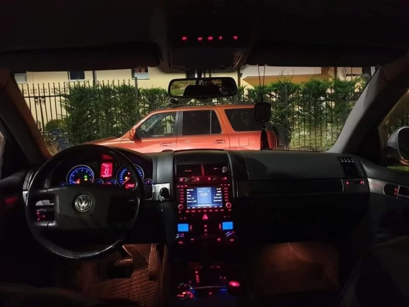 VW Touareg, снимка 4 - Автомобили и джипове - 52699005