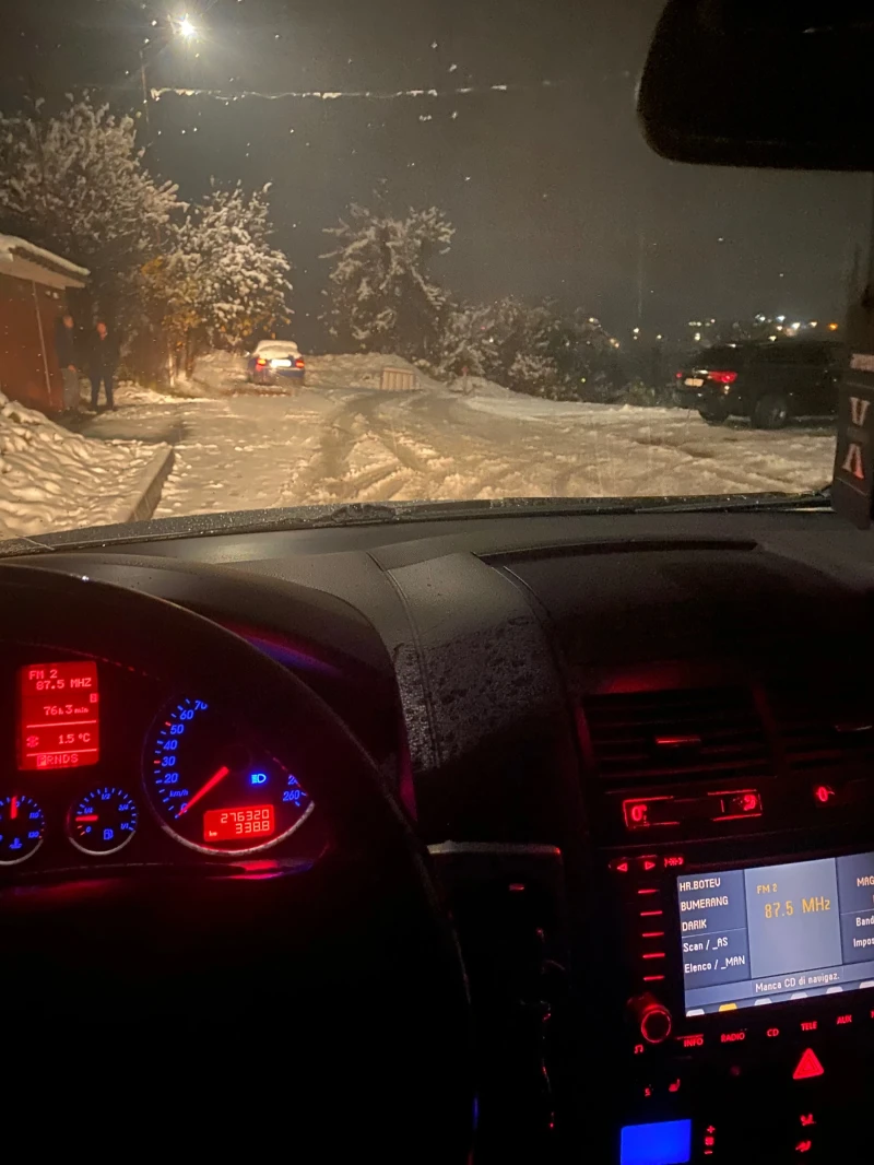 VW Touareg, снимка 5 - Автомобили и джипове - 52699005