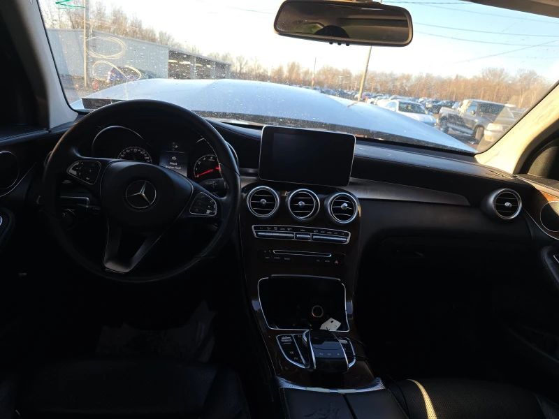 Mercedes-Benz GLC 300 AMG* PACK* ПОДГРЕВ* КАМЕРА* КЕЙЛЕС* LANE* ASSIST, снимка 8 - Автомобили и джипове - 53580970