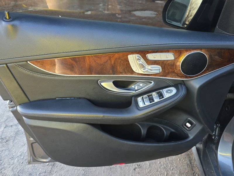 Mercedes-Benz GLC 300 AMG* PACK* ПОДГРЕВ* КАМЕРА* КЕЙЛЕС* LANE* ASSIST, снимка 7 - Автомобили и джипове - 53580970