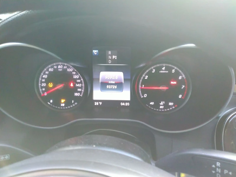 Mercedes-Benz GLC 300 AMG* PACK* ПОДГРЕВ* КАМЕРА* КЕЙЛЕС* LANE* ASSIST, снимка 10 - Автомобили и джипове - 53580970