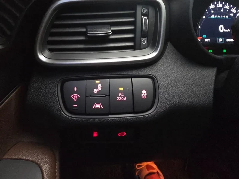 Kia Sorento 2.2 4WD SPECIAL, снимка 12 - Автомобили и джипове - 56305575