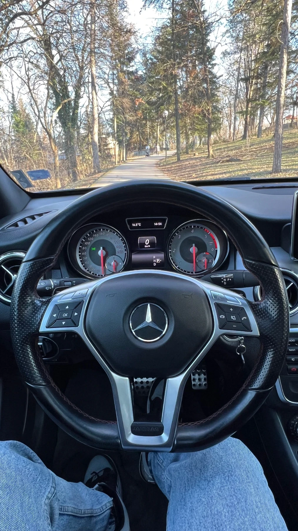 Mercedes-Benz GLA 200 AMG пакет - изображение 9