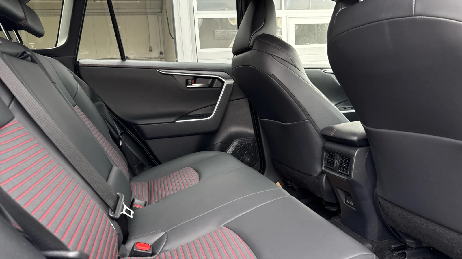 Toyota Rav4 2, 5 PHEV AWD | Mobile.bg � ����������� 13