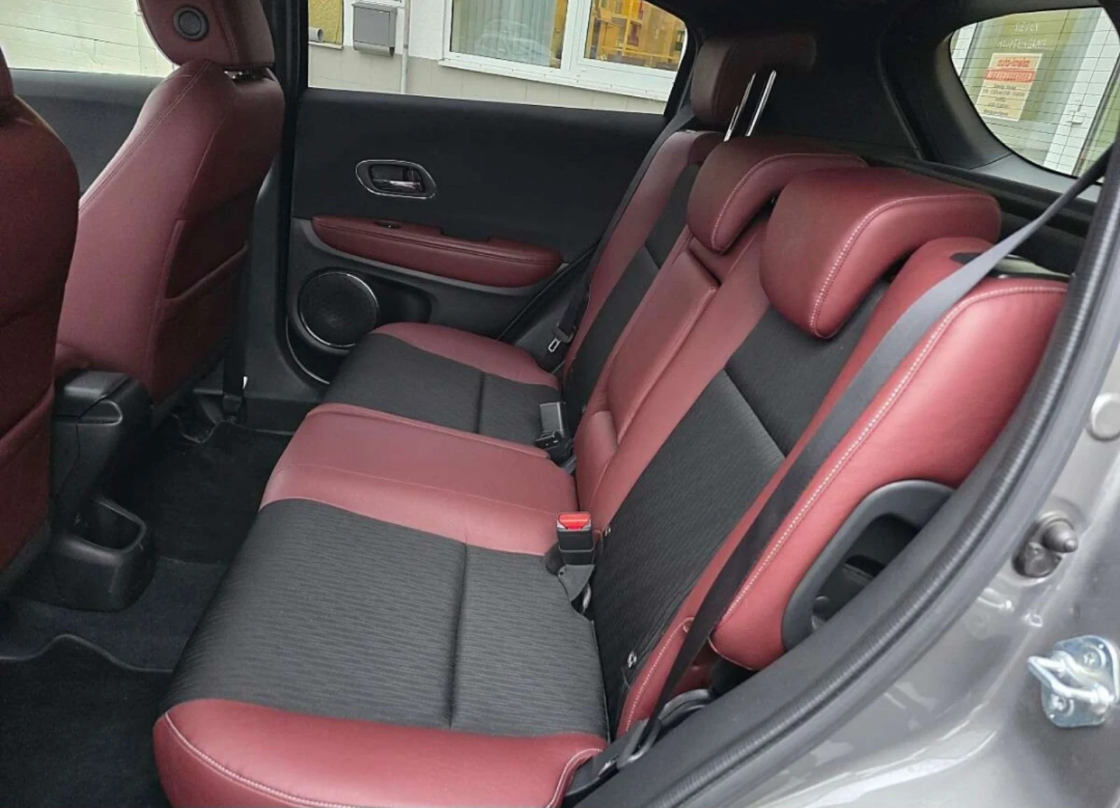 Honda Hr-v FULL SERVICE IN HONDA 68.000км 182кс, снимка 9 - Автомобили и джипове - 53760204