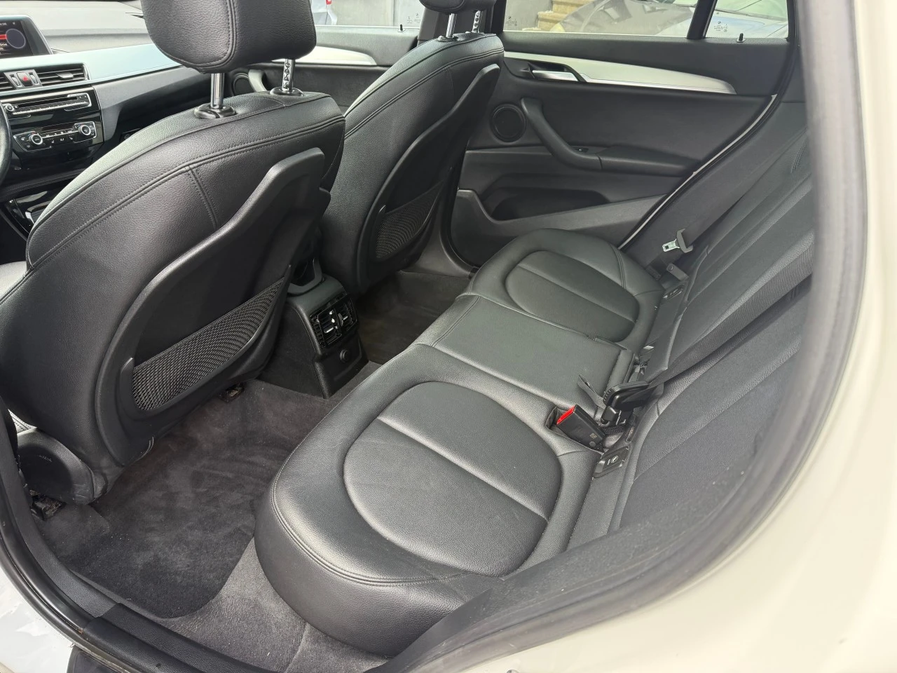 BMW X1 xDrive* АвтоКредит* (ЦЕНА ДО БГ), снимка 10 - Автомобили и джипове - 54040906