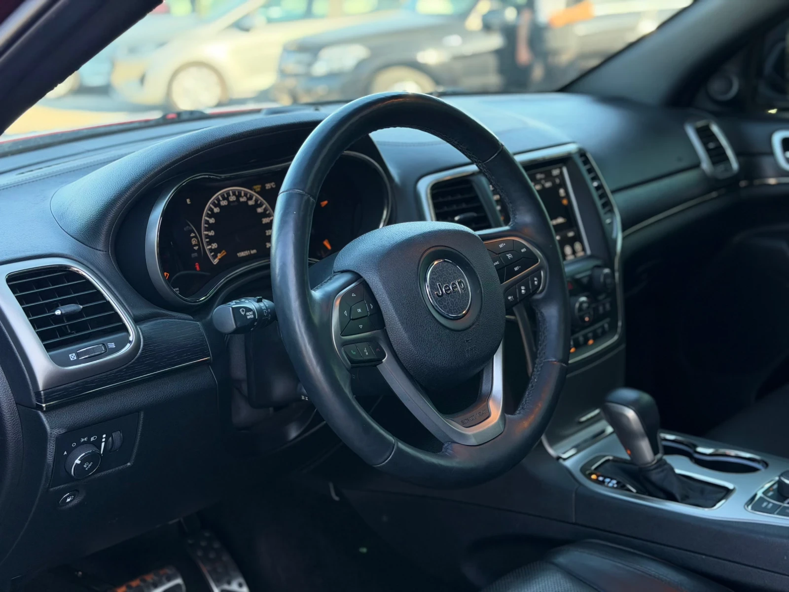 Jeep Grand cherokee SRT-Package / Full - екстри, снимка 7 - Автомобили и джипове - 54365749