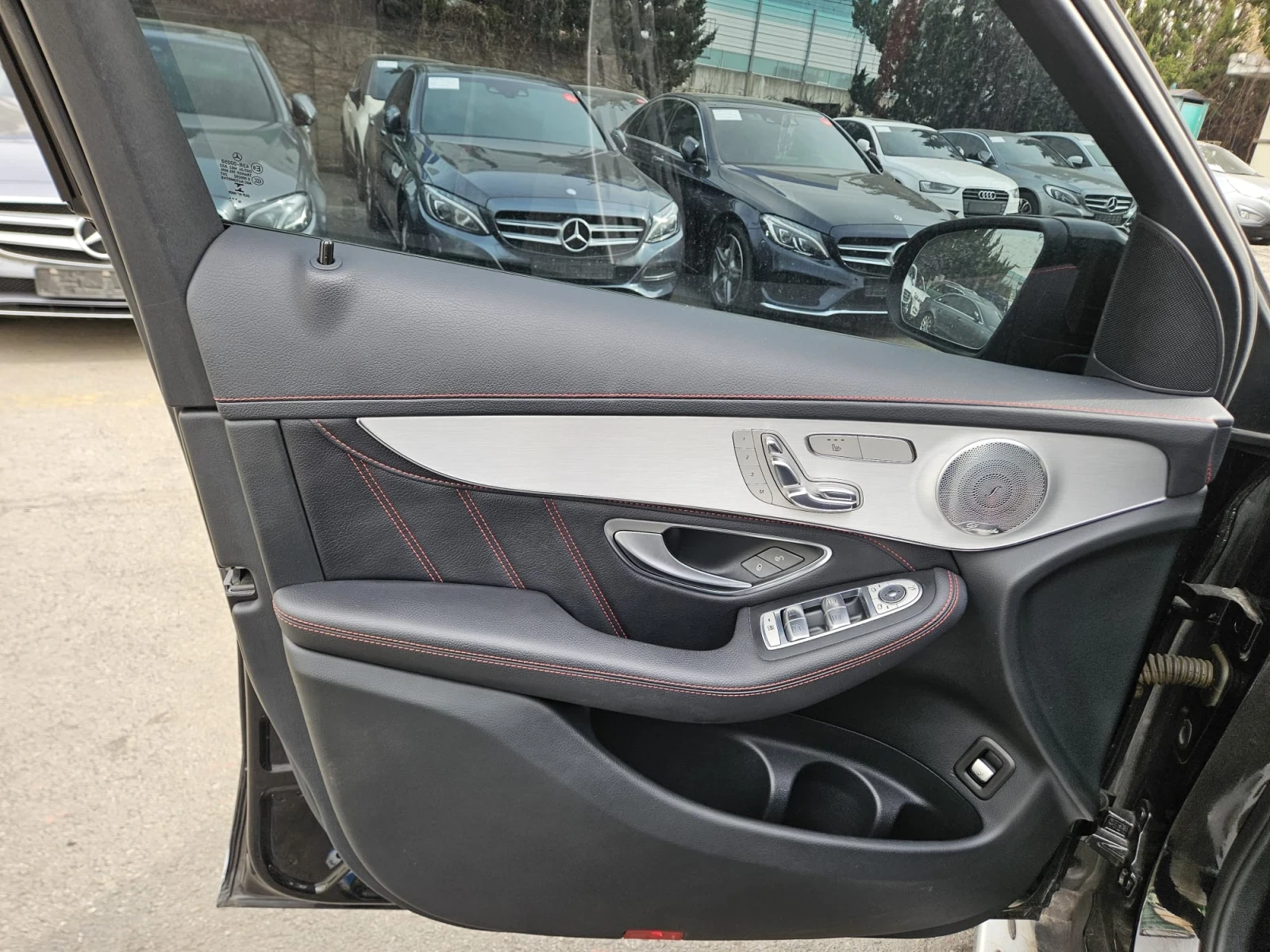 Mercedes-Benz GLC 43 AMG, снимка 7 - Автомобили и джипове - 54372325