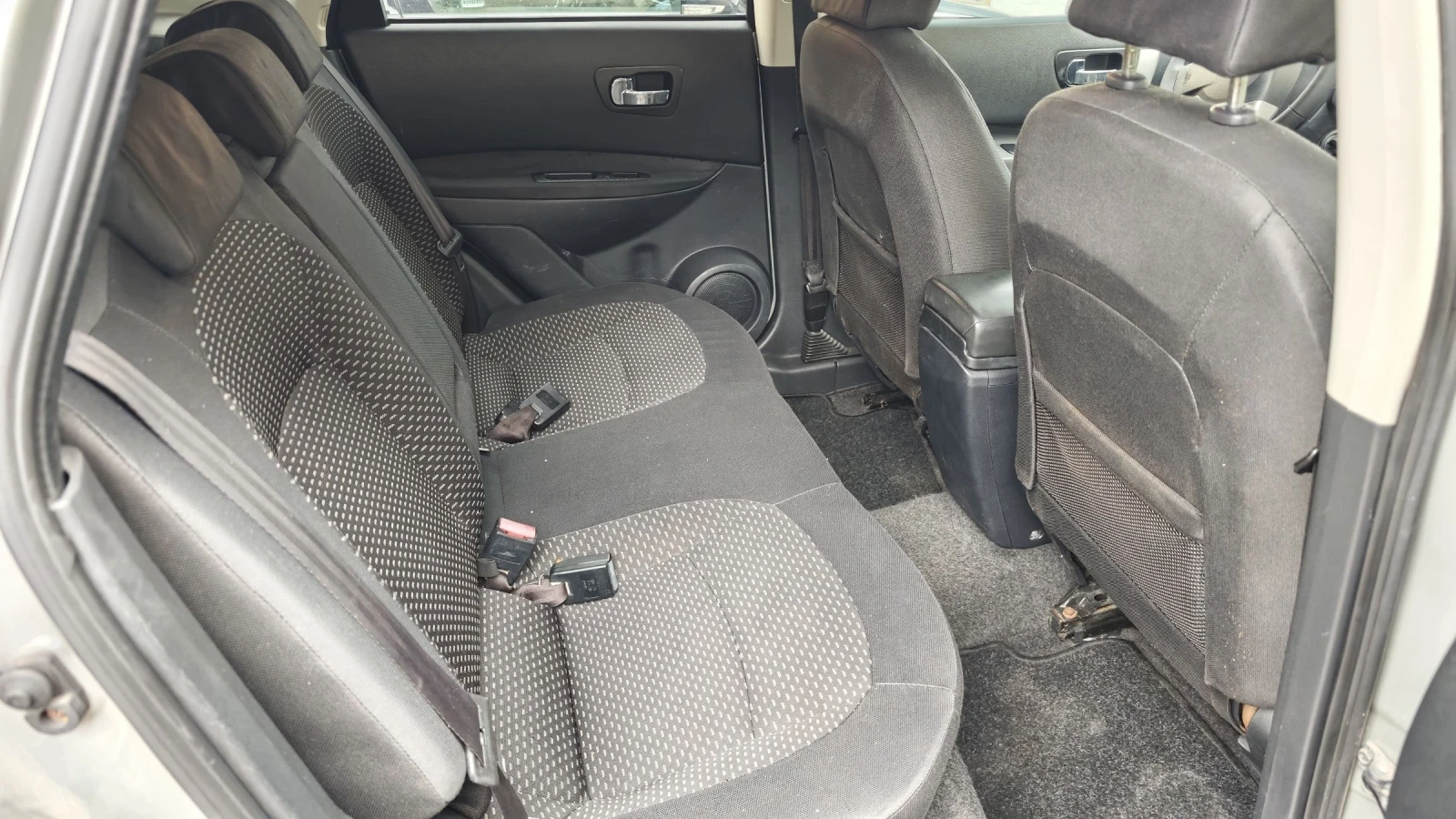 Nissan Qashqai 1.5cdi, снимка 11 - Автомобили и джипове - 54623192