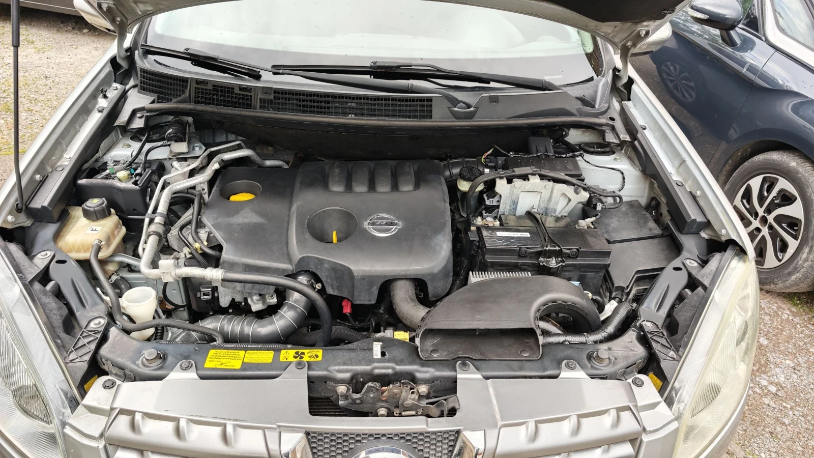 Nissan Qashqai 1.5cdi, снимка 14 - Автомобили и джипове - 54623192