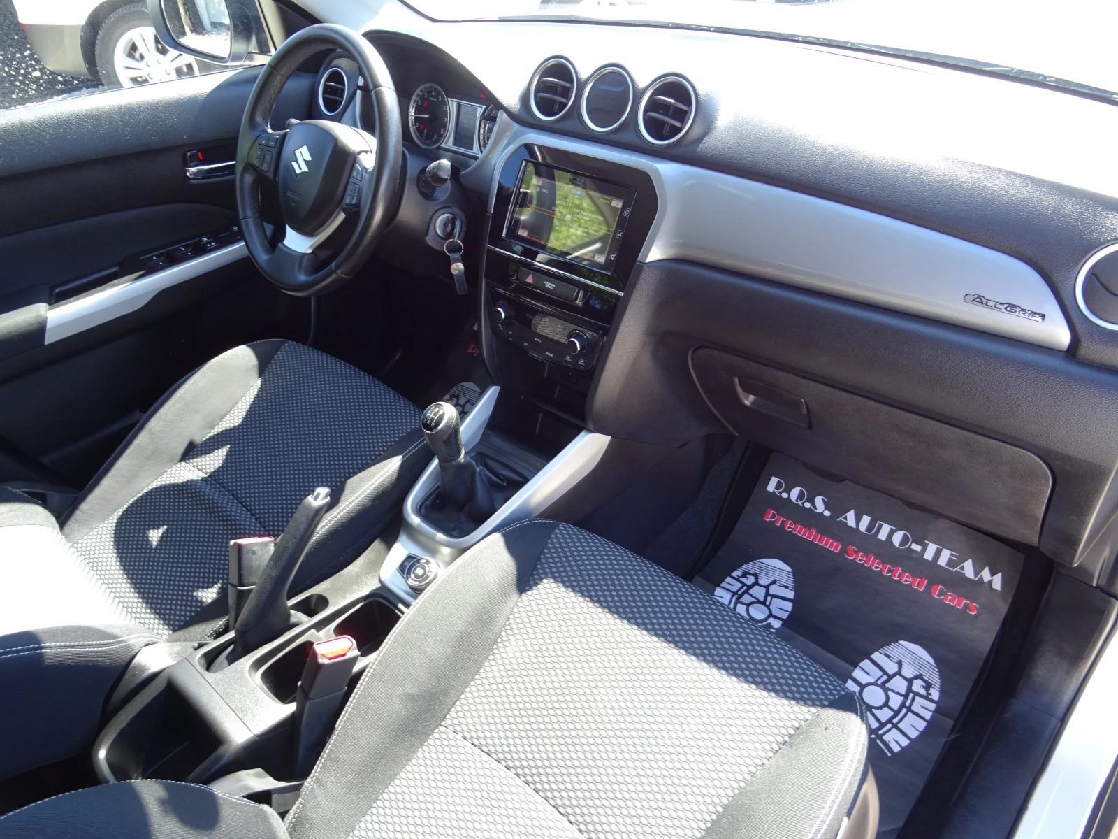 Suzuki Vitara 1.6 vvt V-Top 4wd AllGrip, снимка 14 - Автомобили и джипове - 56115742