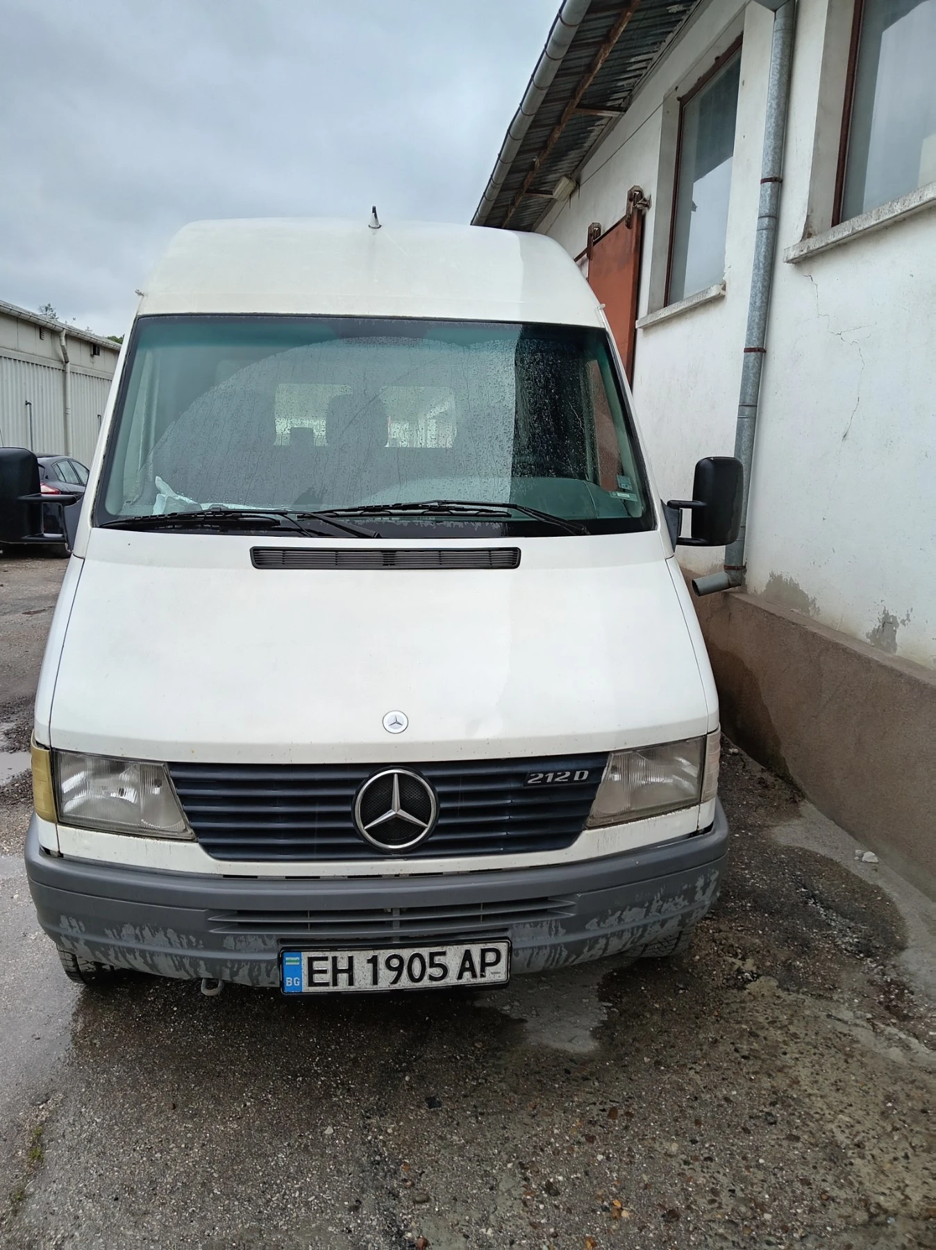 Mercedes-Benz 212