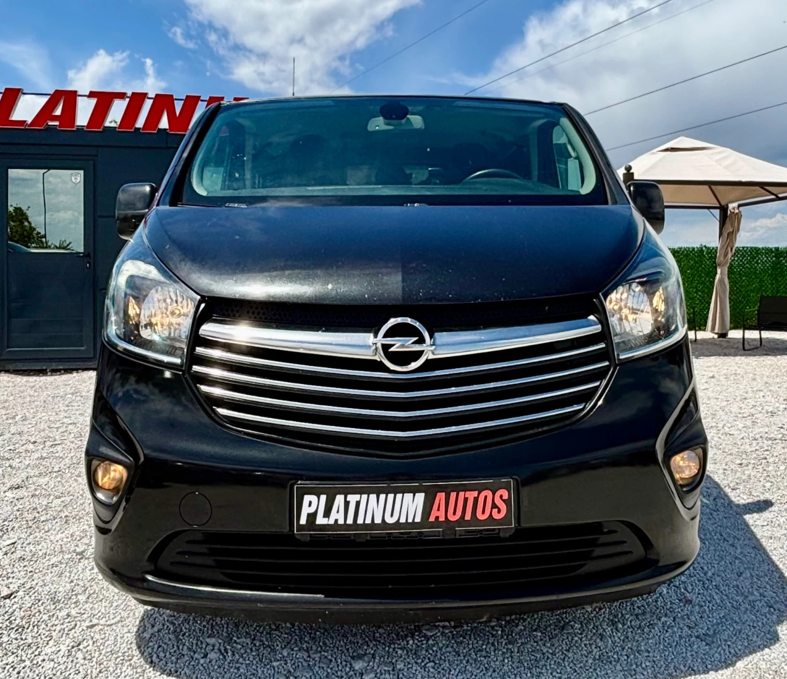 Opel Vivaro 1.6D/ПОДГРЕВ/NAVI/TOP, снимка 2 - Бусове и автобуси - 54544575