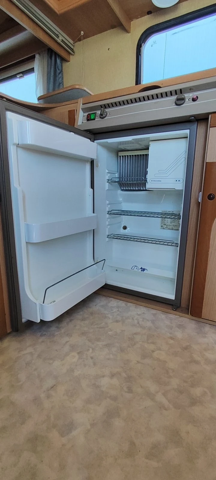 Каравана Adria Adria 5206 UP-1997г, снимка 14 - Каравани и кемпери - 55571798