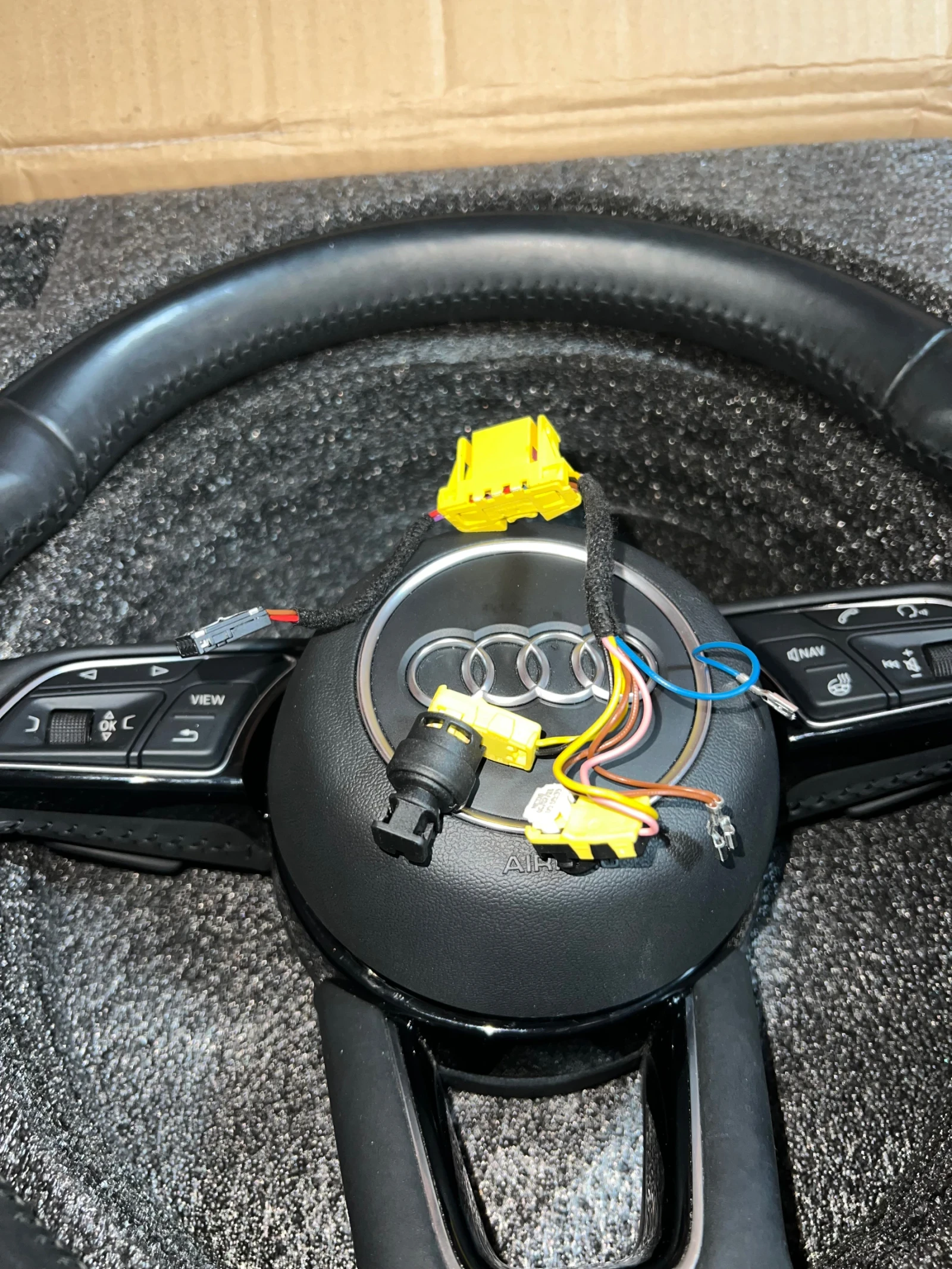 Оригинален Волан с AirBag от Audi A5 2019  , снимка 5 - Части - 56301468