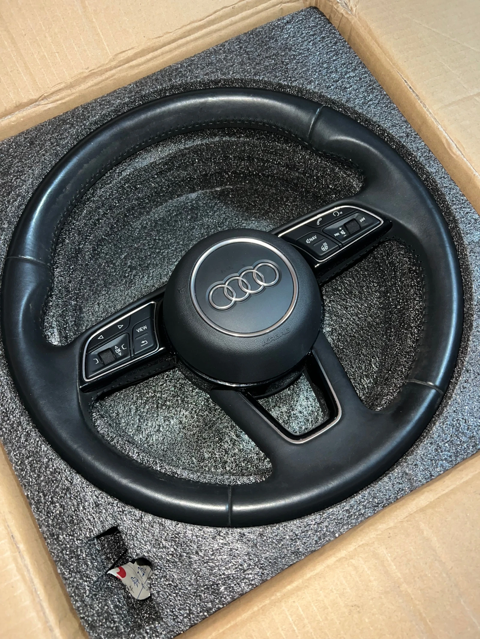 Оригинален Волан с AirBag от Audi A5 2019  , снимка 3 - Части - 56301468